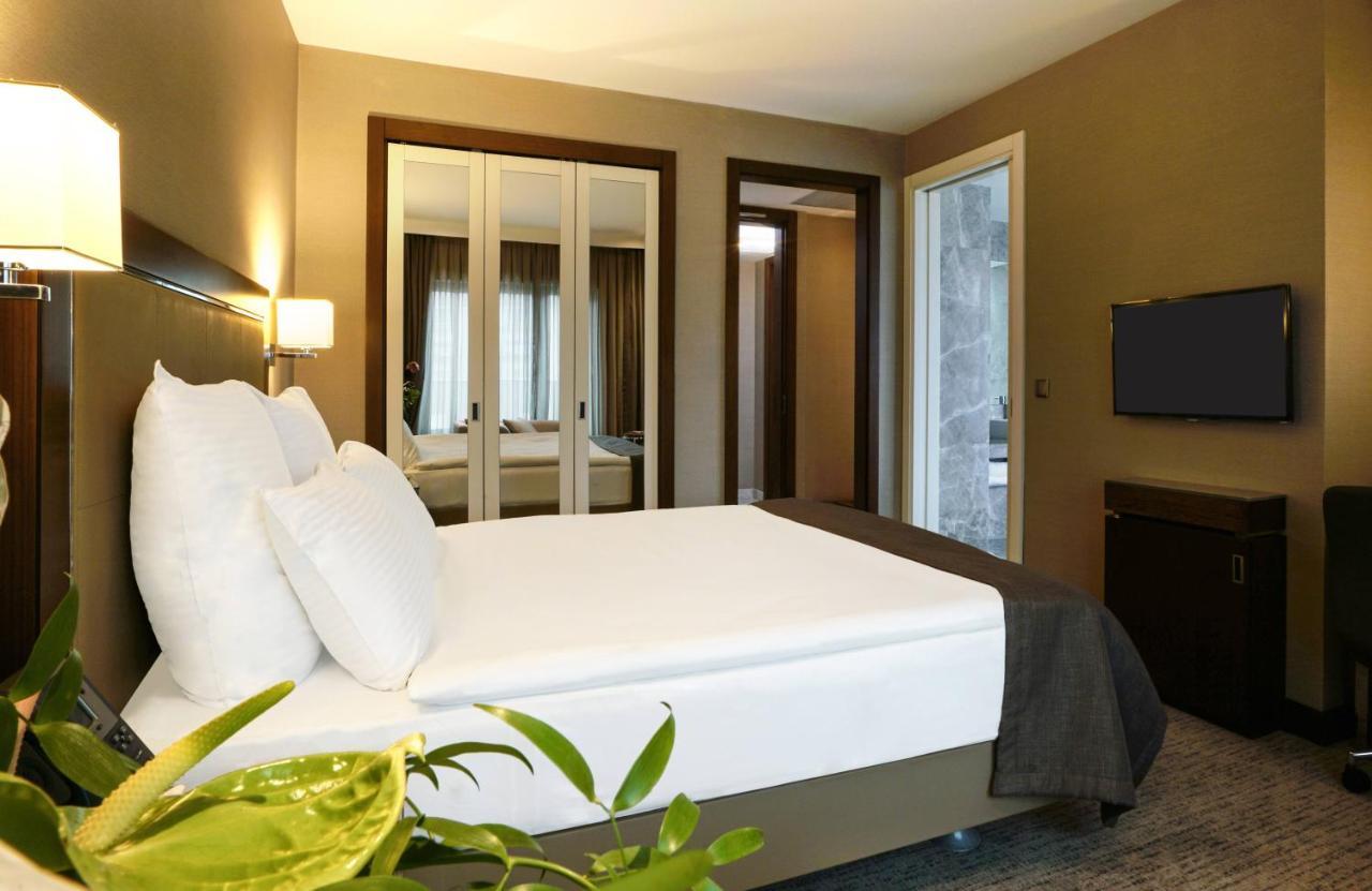 Divan Hotel 4*